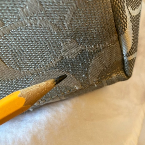 Coach: Gray (F14693) Signature C Canvas Tote Bag - Picture 11 of 16